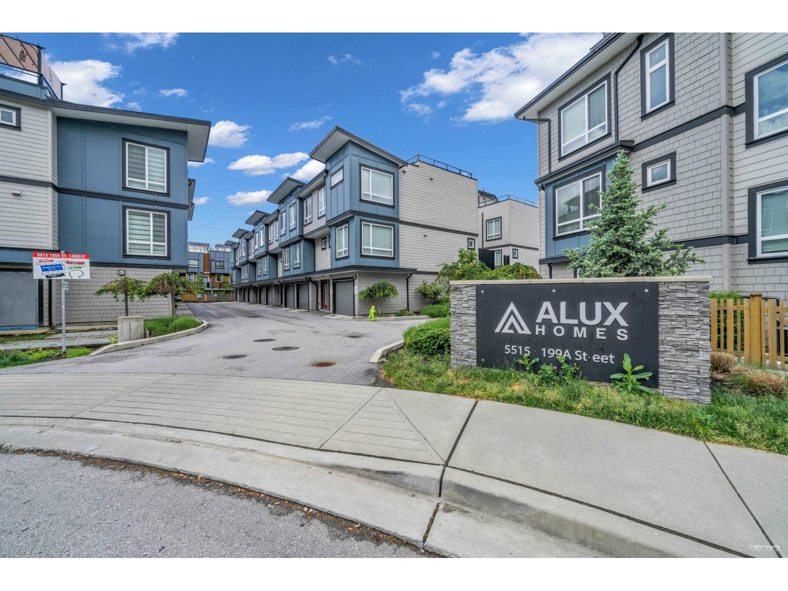 Photo 1 of 14 5515 199 A Street, Langley BC