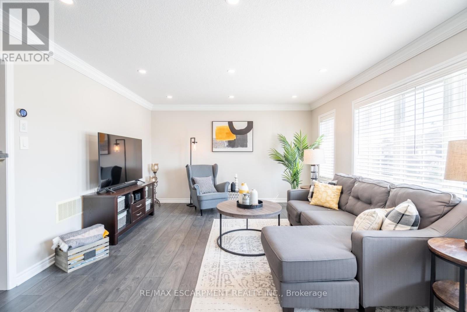 Photo 6 of 15 230 Avonsyde Boulevard, Hamilton ON