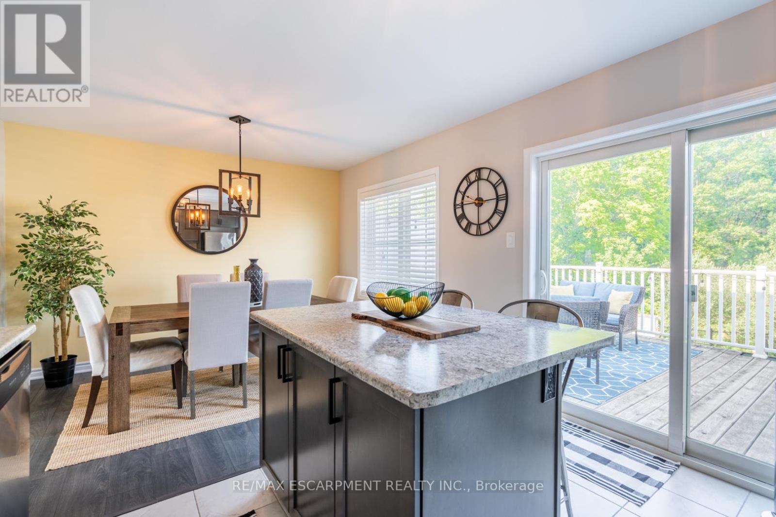 Photo 33 of 15 230 Avonsyde Boulevard, Hamilton ON