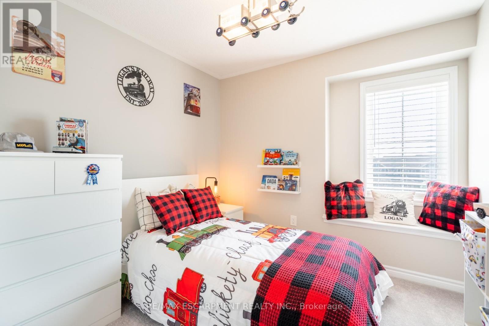 Photo 5 of 15 230 Avonsyde Boulevard, Hamilton ON