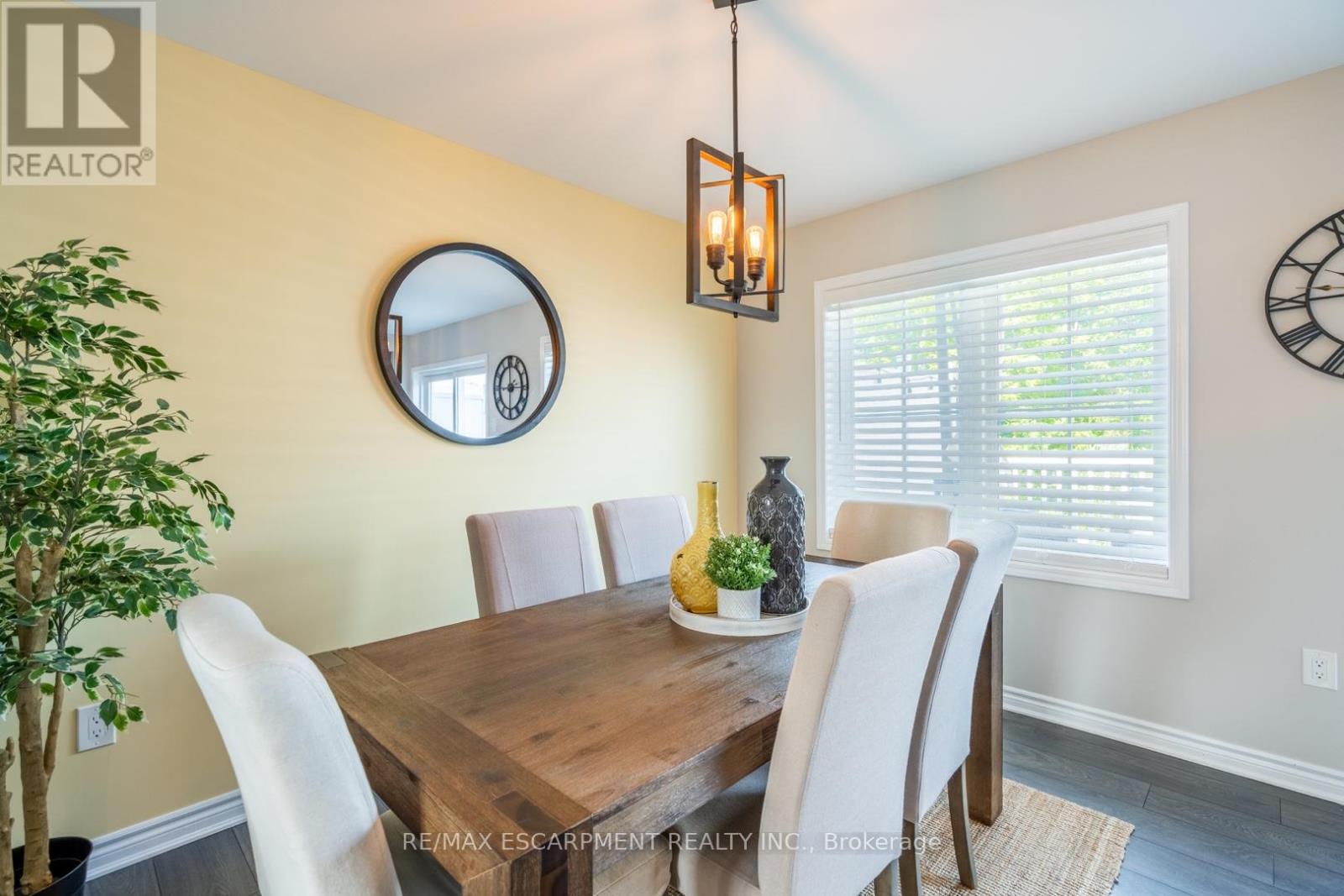 Photo 7 of 15 230 Avonsyde Boulevard, Hamilton ON