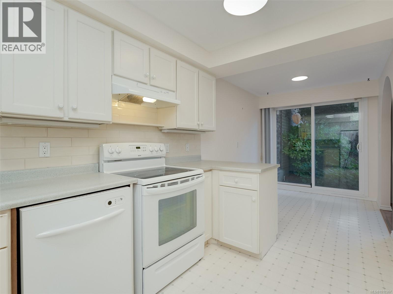 Single Family House for Sale in   Pemberton Rd Victoria 