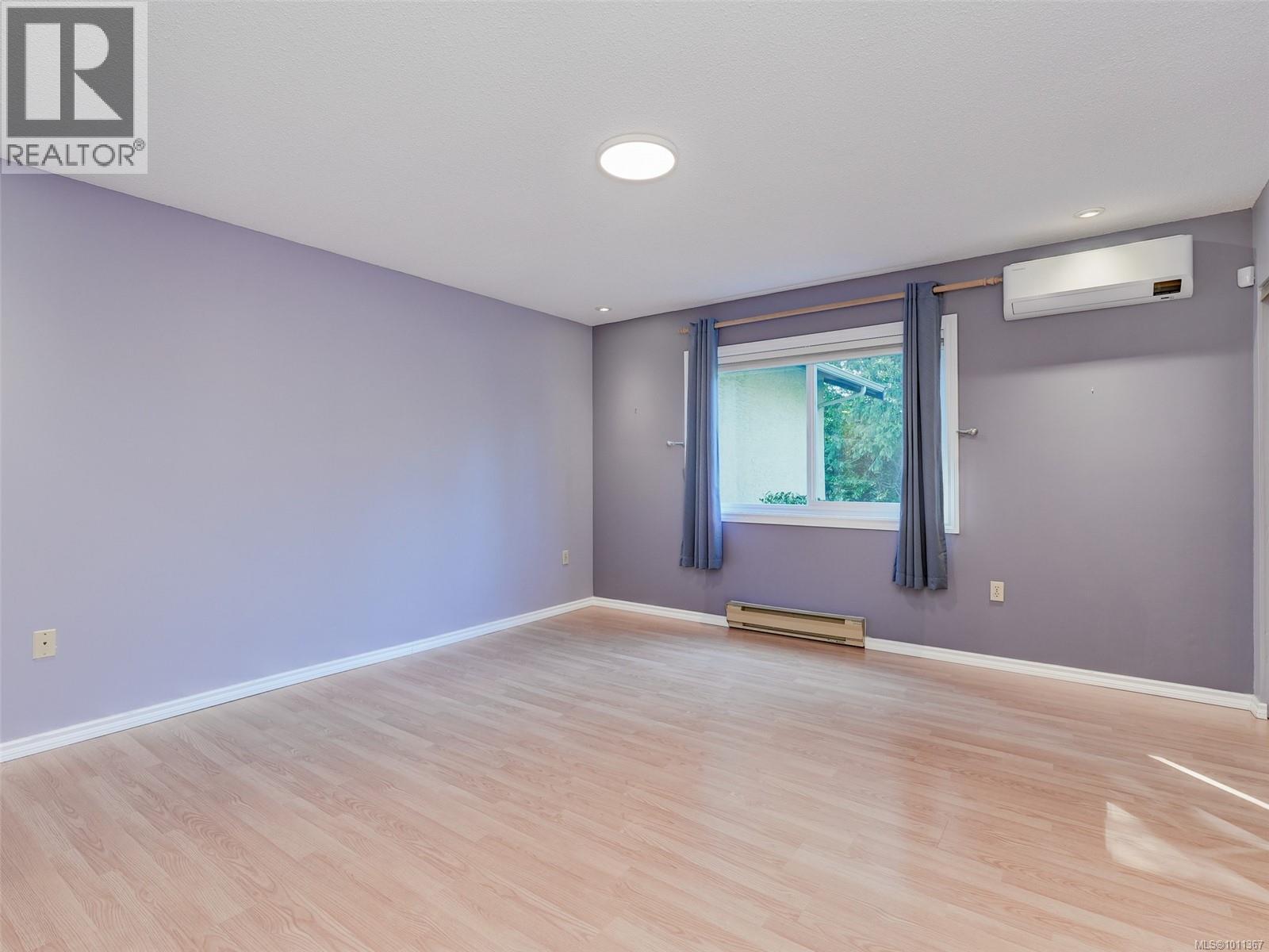 Single Family House for Sale in   Pemberton Rd Victoria 