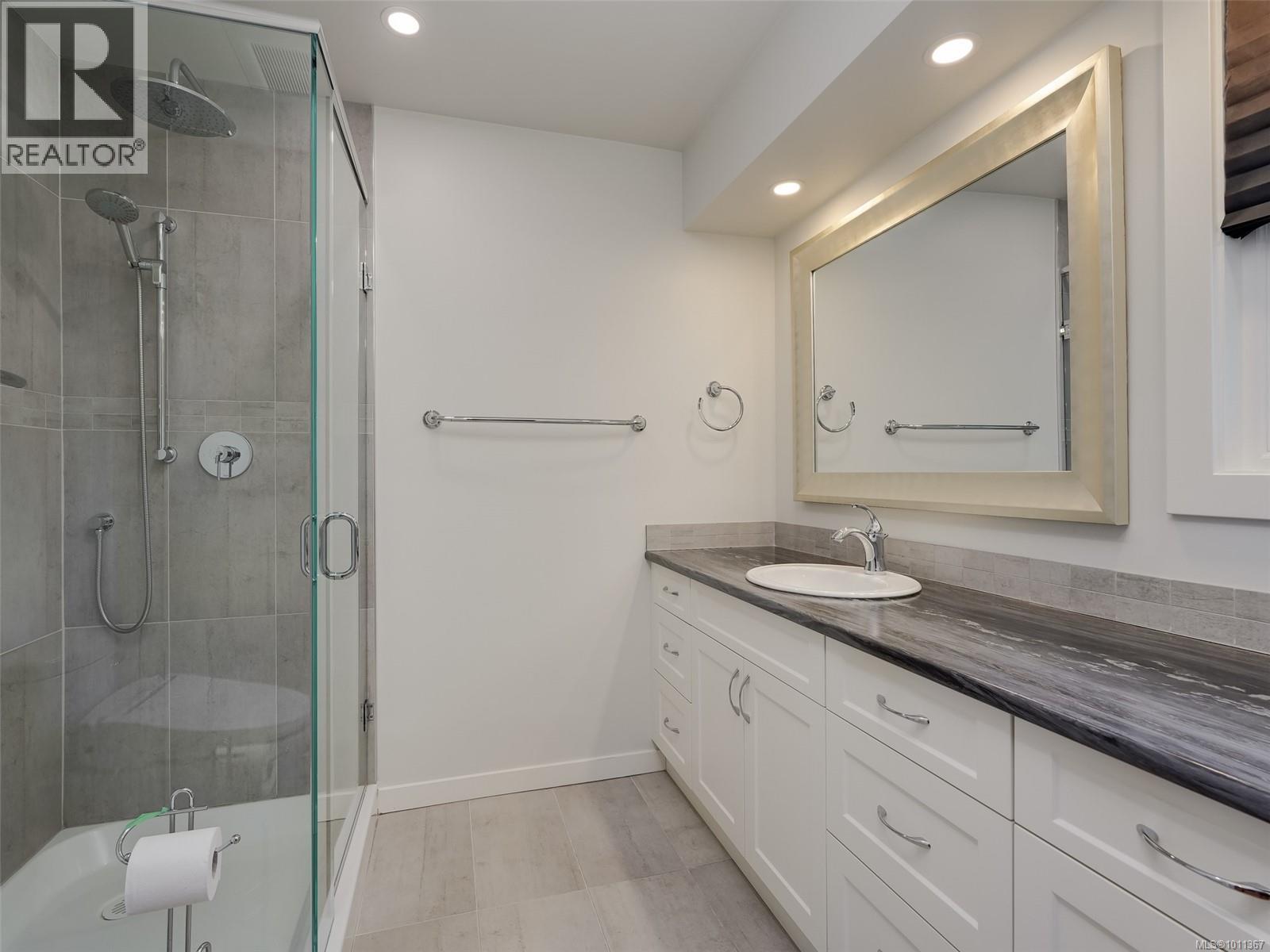 Single Family House for Sale in   Pemberton Rd Victoria 