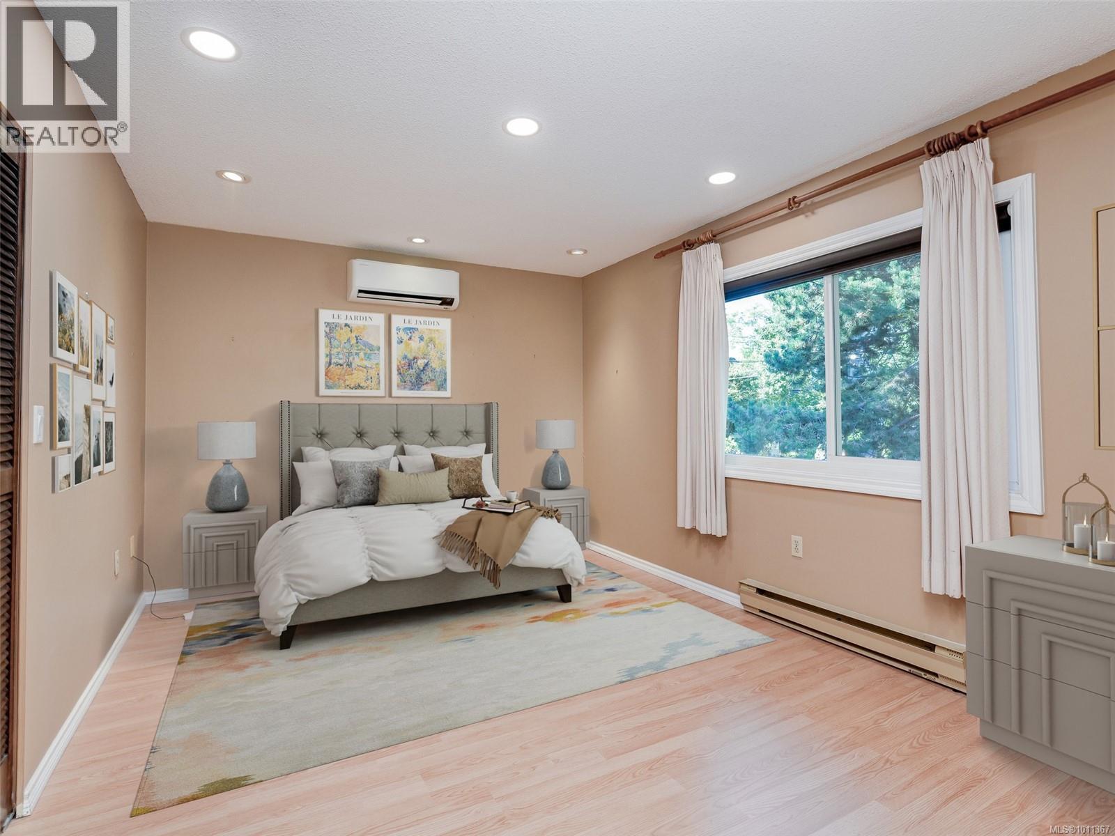 Single Family House for Sale in   Pemberton Rd Victoria 
