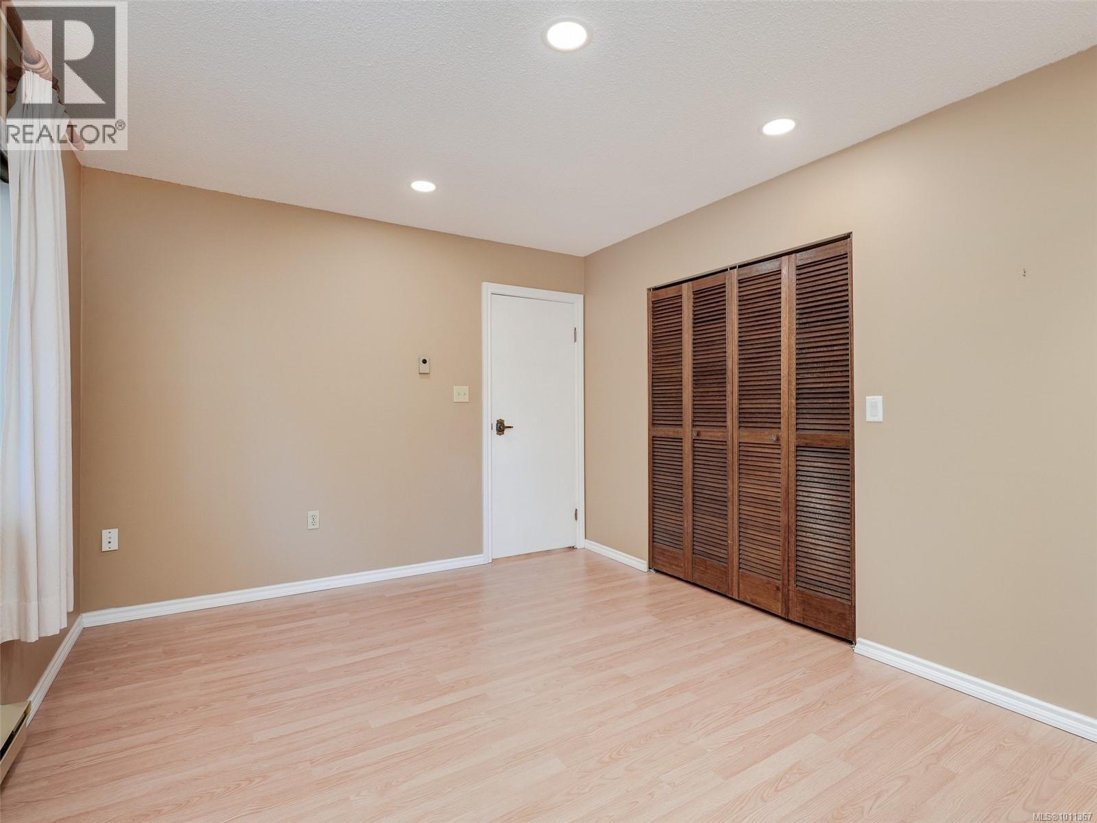 Single Family House for Sale in   Pemberton Rd Victoria 