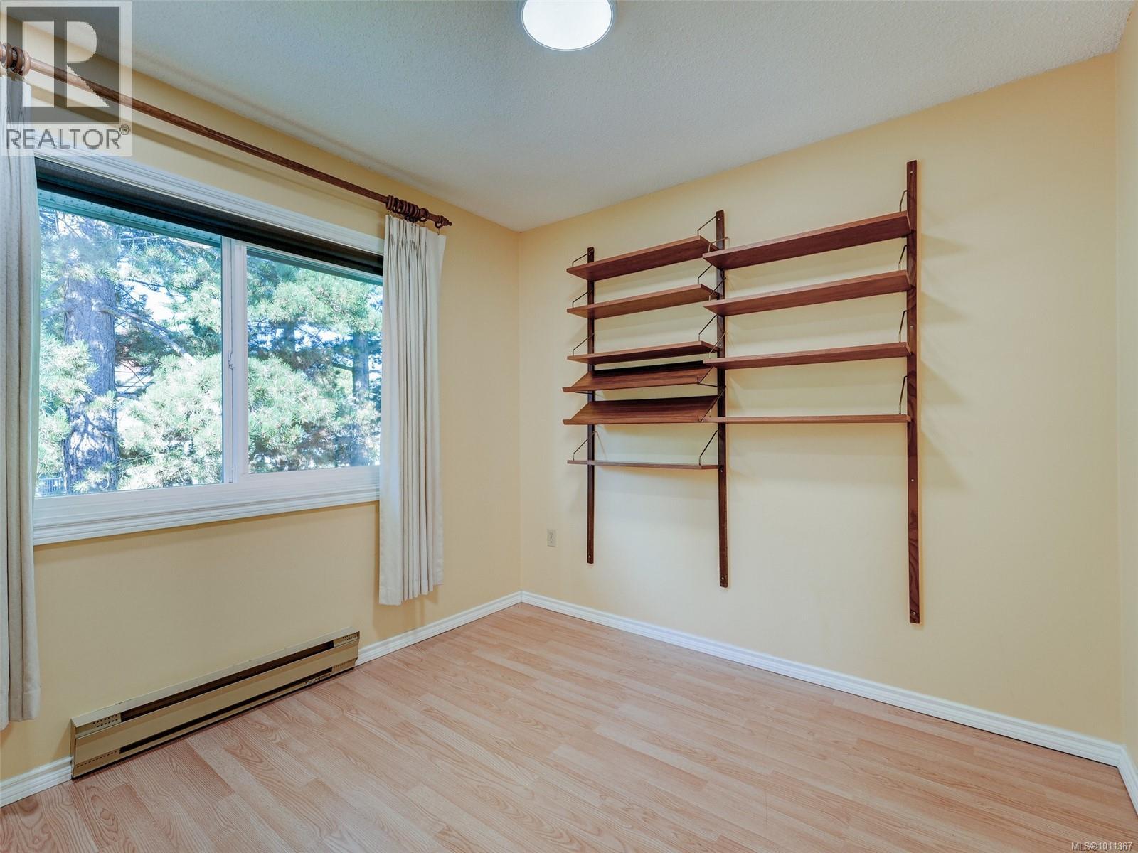 Single Family House for Sale in   Pemberton Rd Victoria 