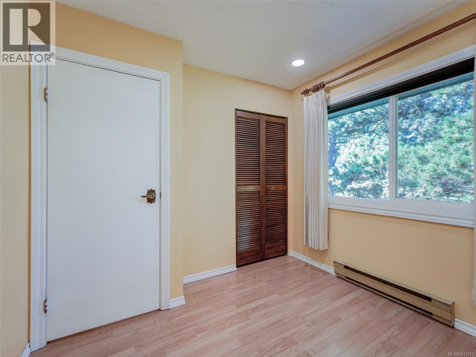 Single Family House for Sale in   Pemberton Rd Victoria 