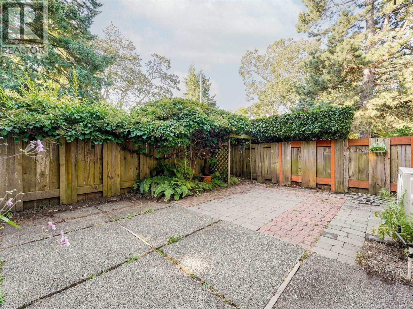 Single Family House for Sale in   Pemberton Rd Victoria 