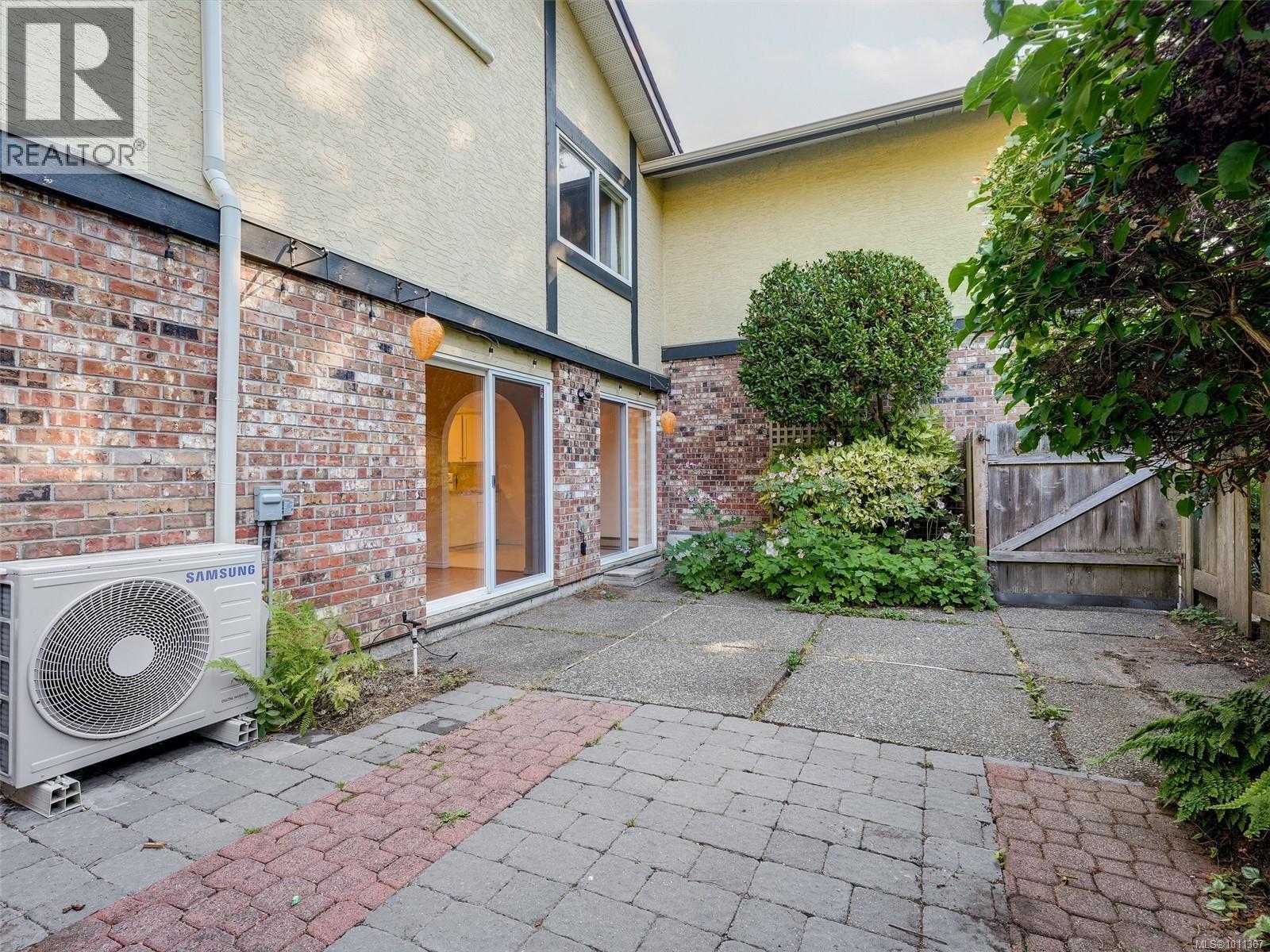 Single Family House for Sale in   Pemberton Rd Victoria 