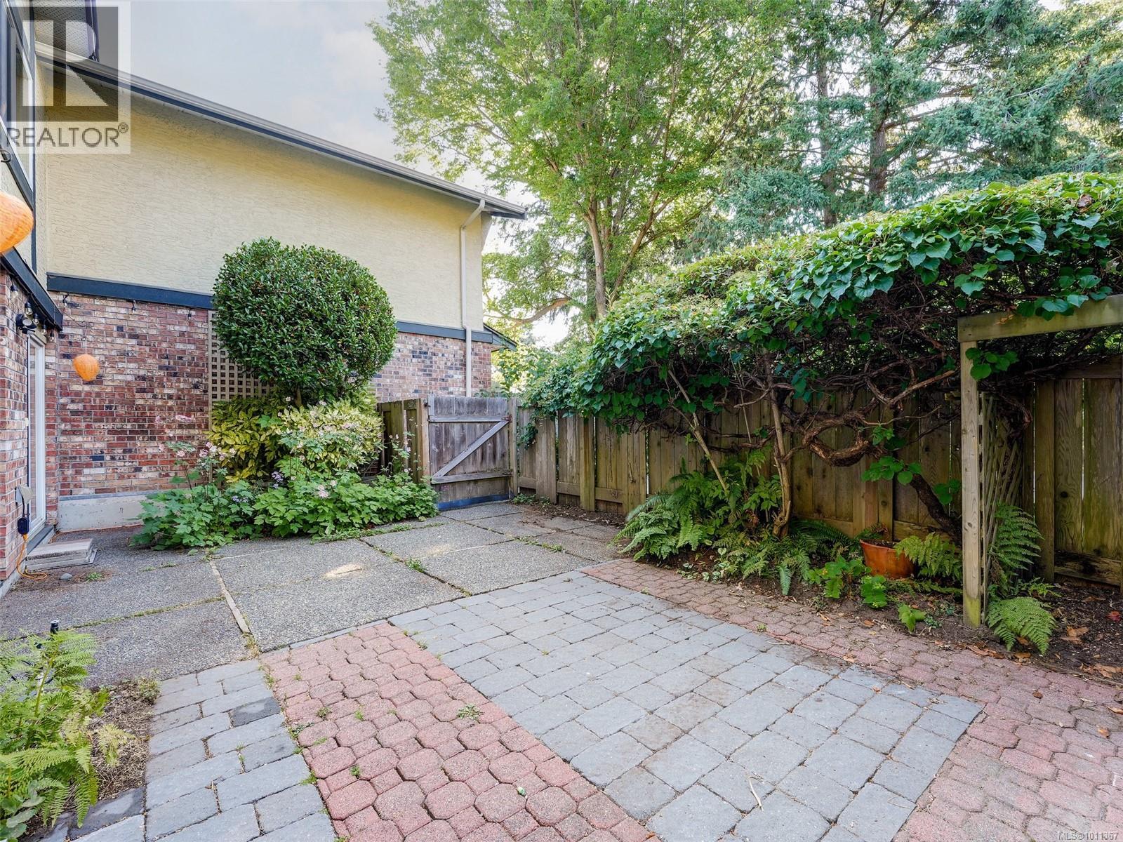 Single Family House for Sale in   Pemberton Rd Victoria 