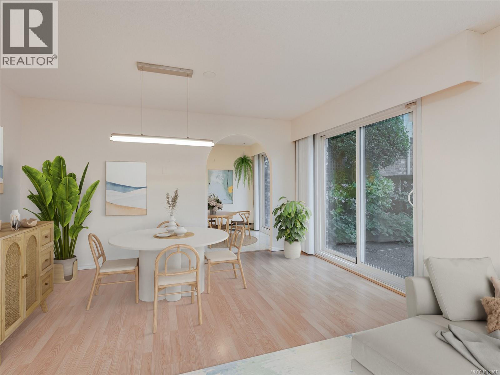 Single Family House for Sale in   Pemberton Rd Victoria 