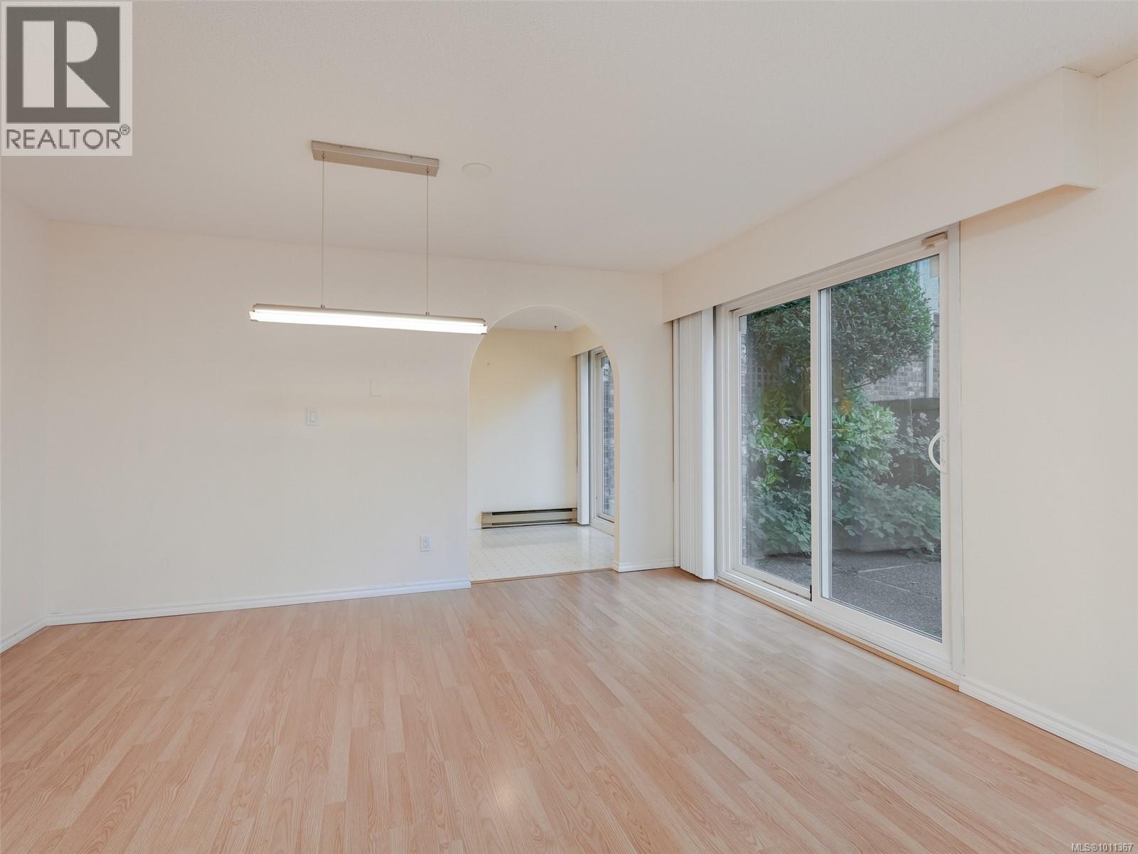Single Family House for Sale in   Pemberton Rd Victoria 