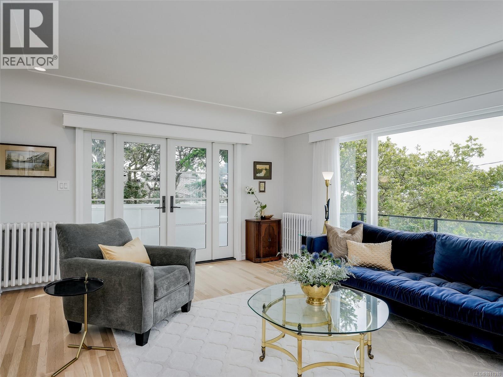  100 King George Terrace, Oak Bay