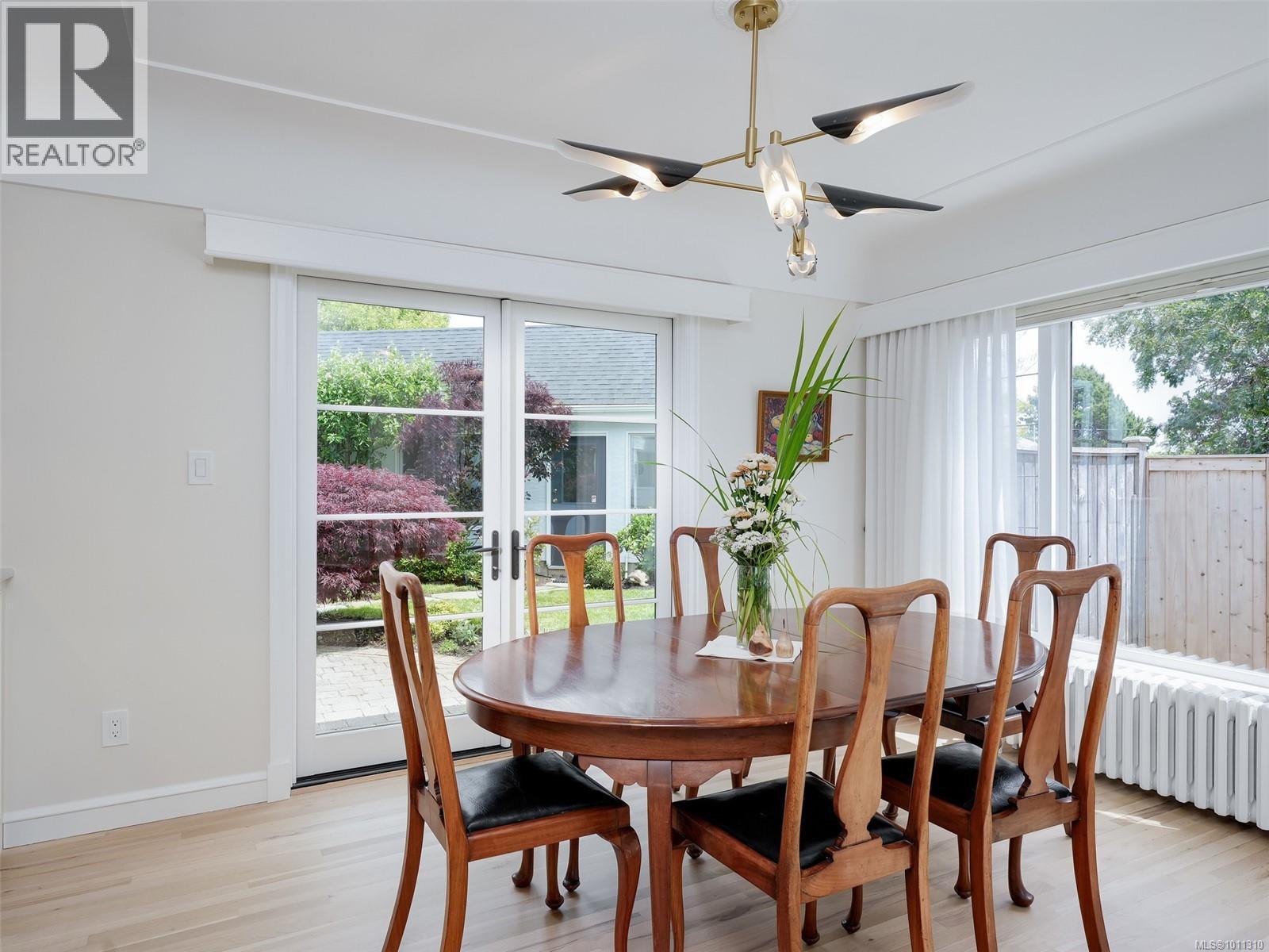  100 King George Terrace, Oak Bay