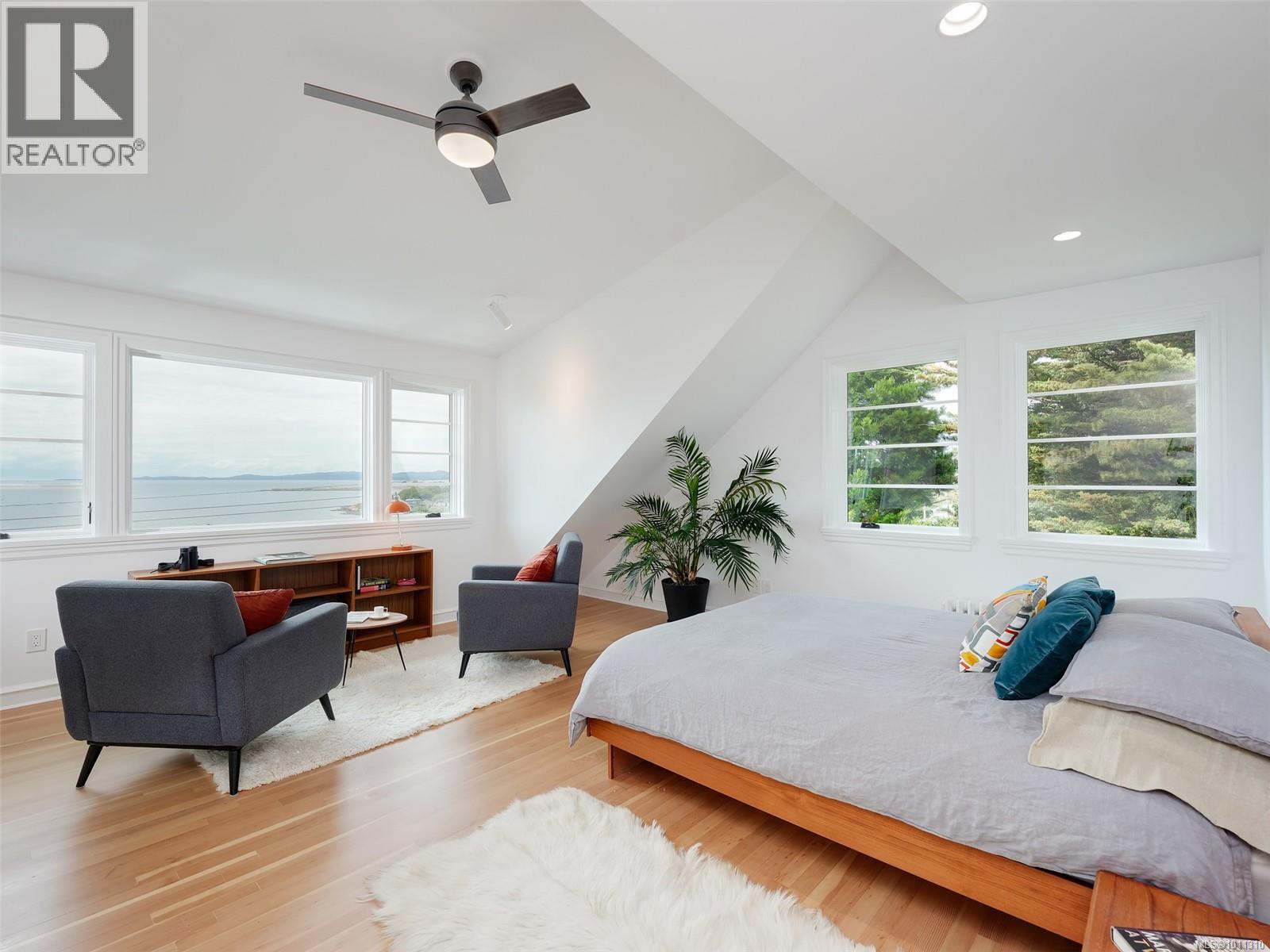 100 King George Terrace, Oak Bay