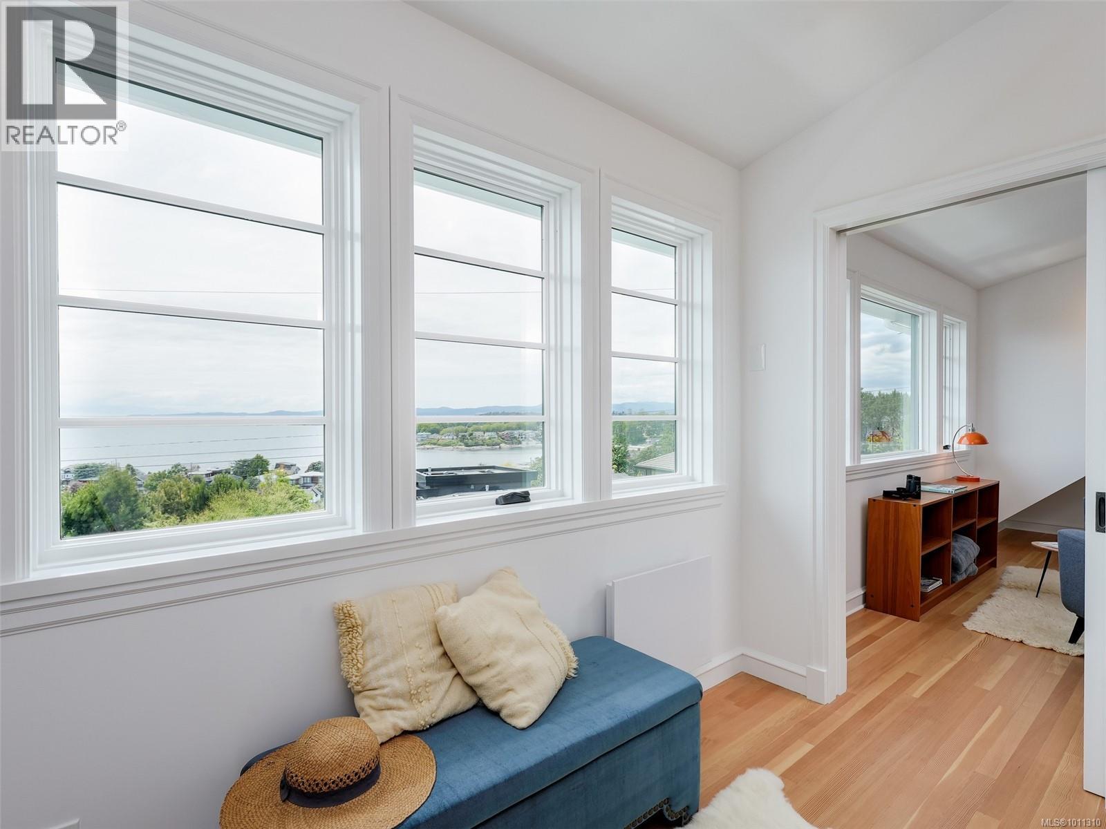  100 King George Terrace, Oak Bay