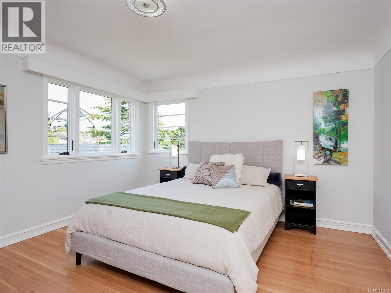  100 King George Terrace, Oak Bay