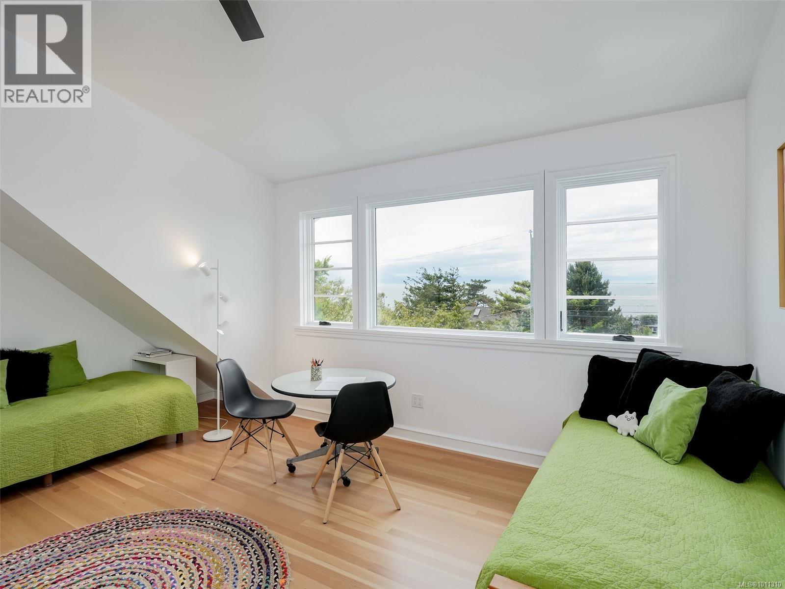  100 King George Terrace, Oak Bay