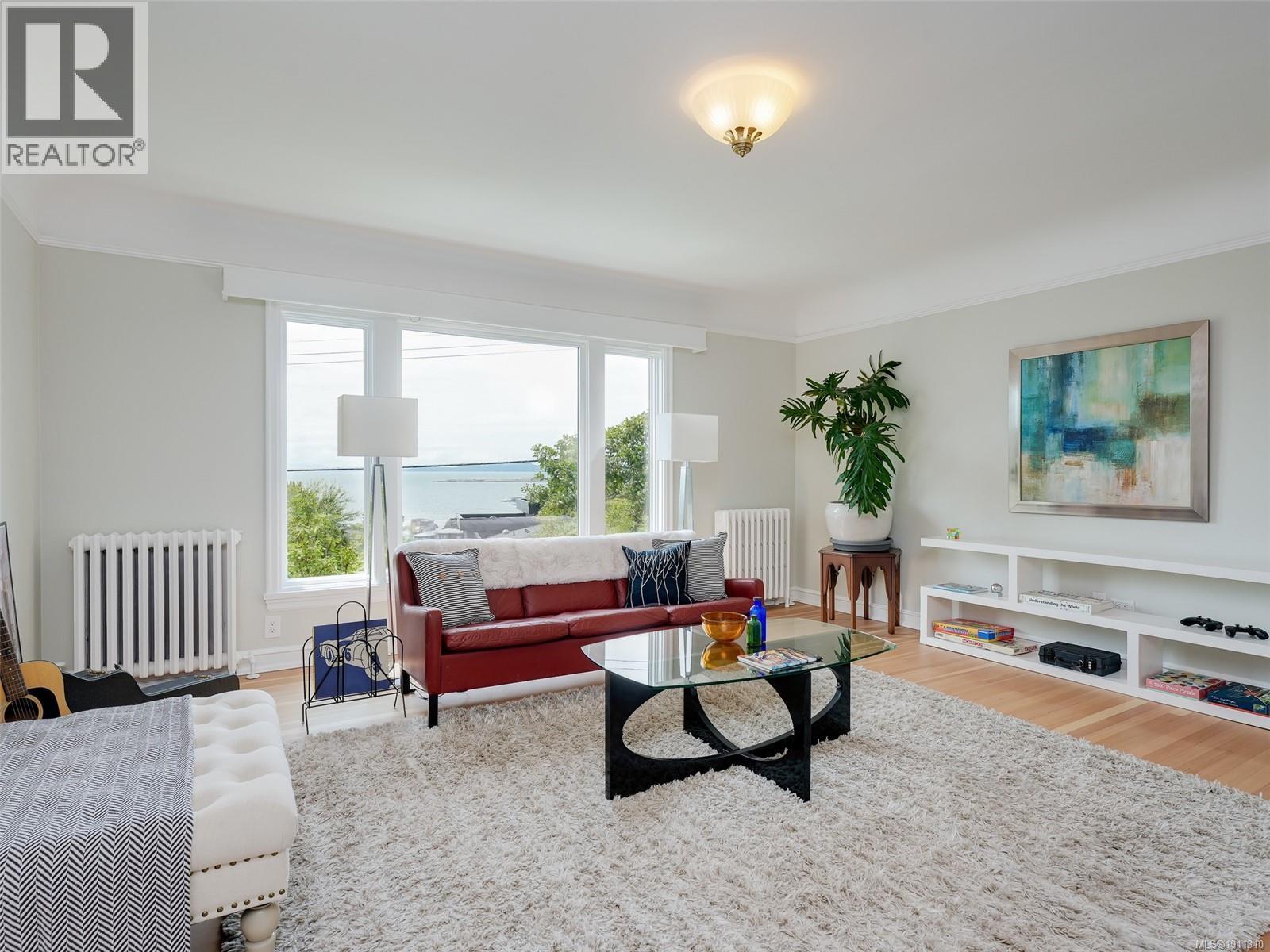  100 King George Terrace, Oak Bay