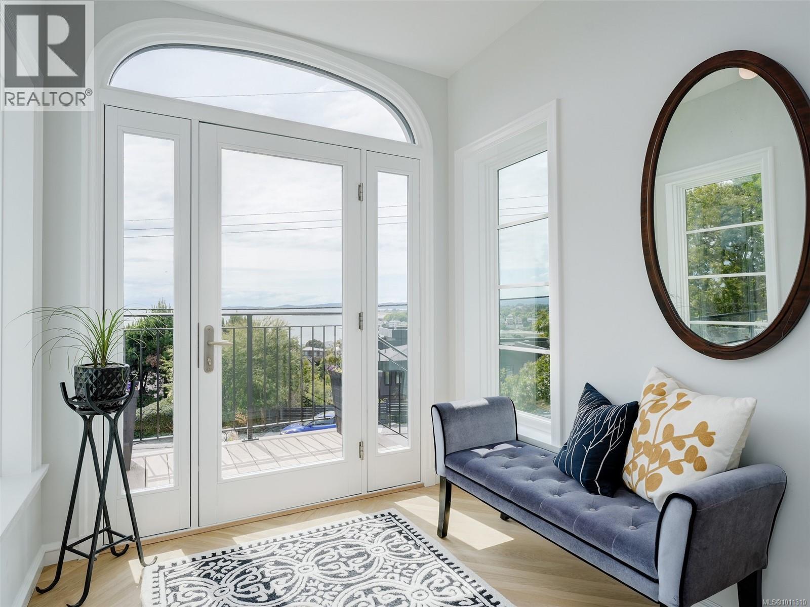  100 King George Terrace, Oak Bay