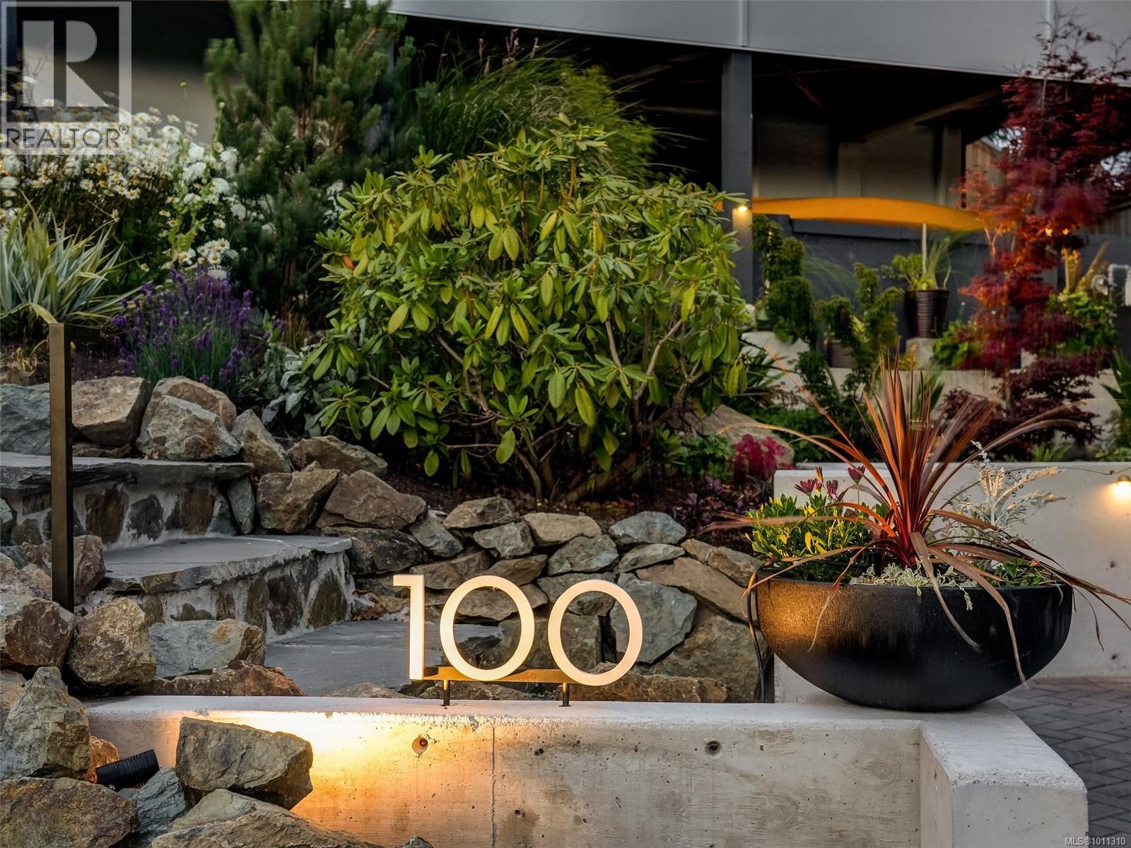  100 King George Terrace, Oak Bay