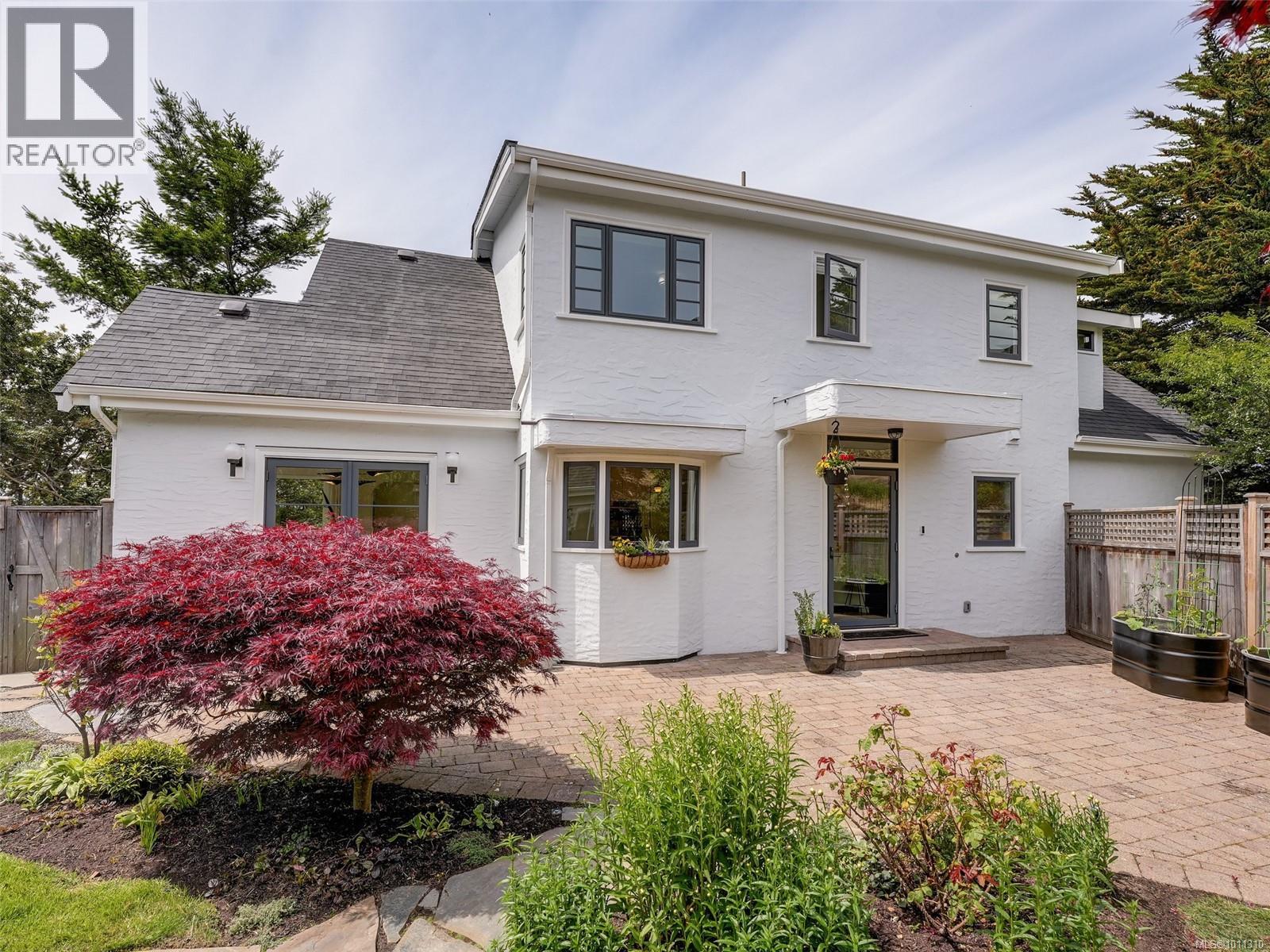  100 King George Terrace, Oak Bay