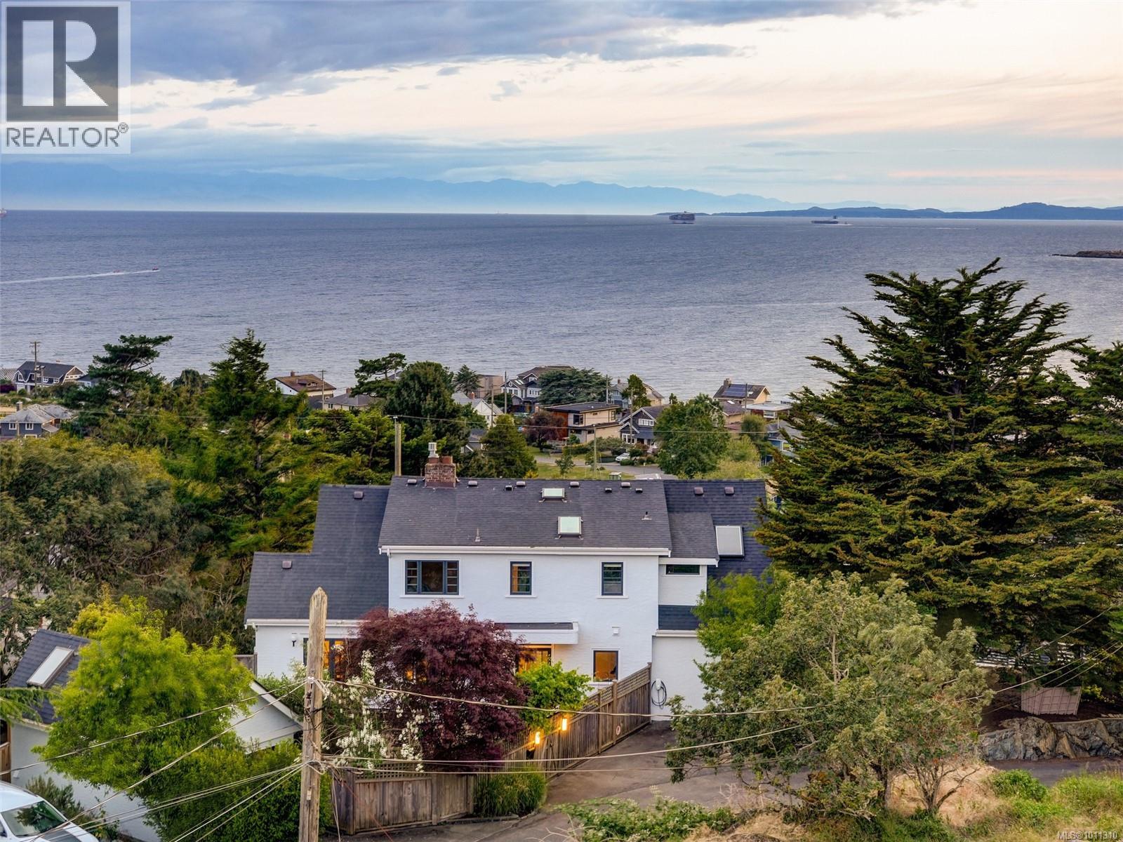  100 King George Terrace, Oak Bay