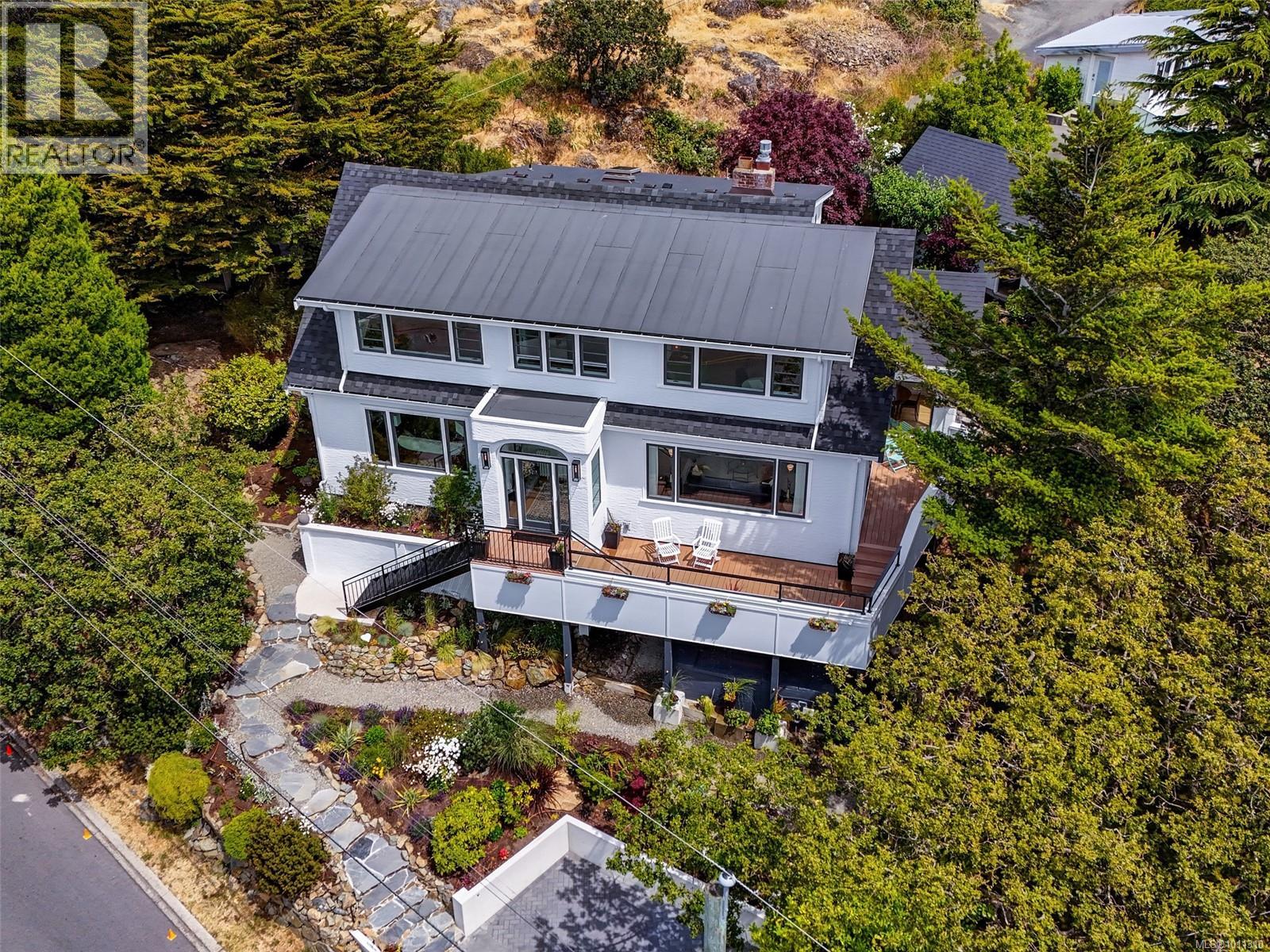  100 King George Terrace, Oak Bay