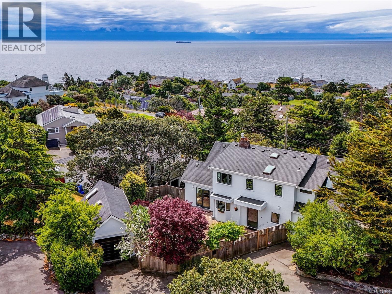  100 King George Terrace, Oak Bay