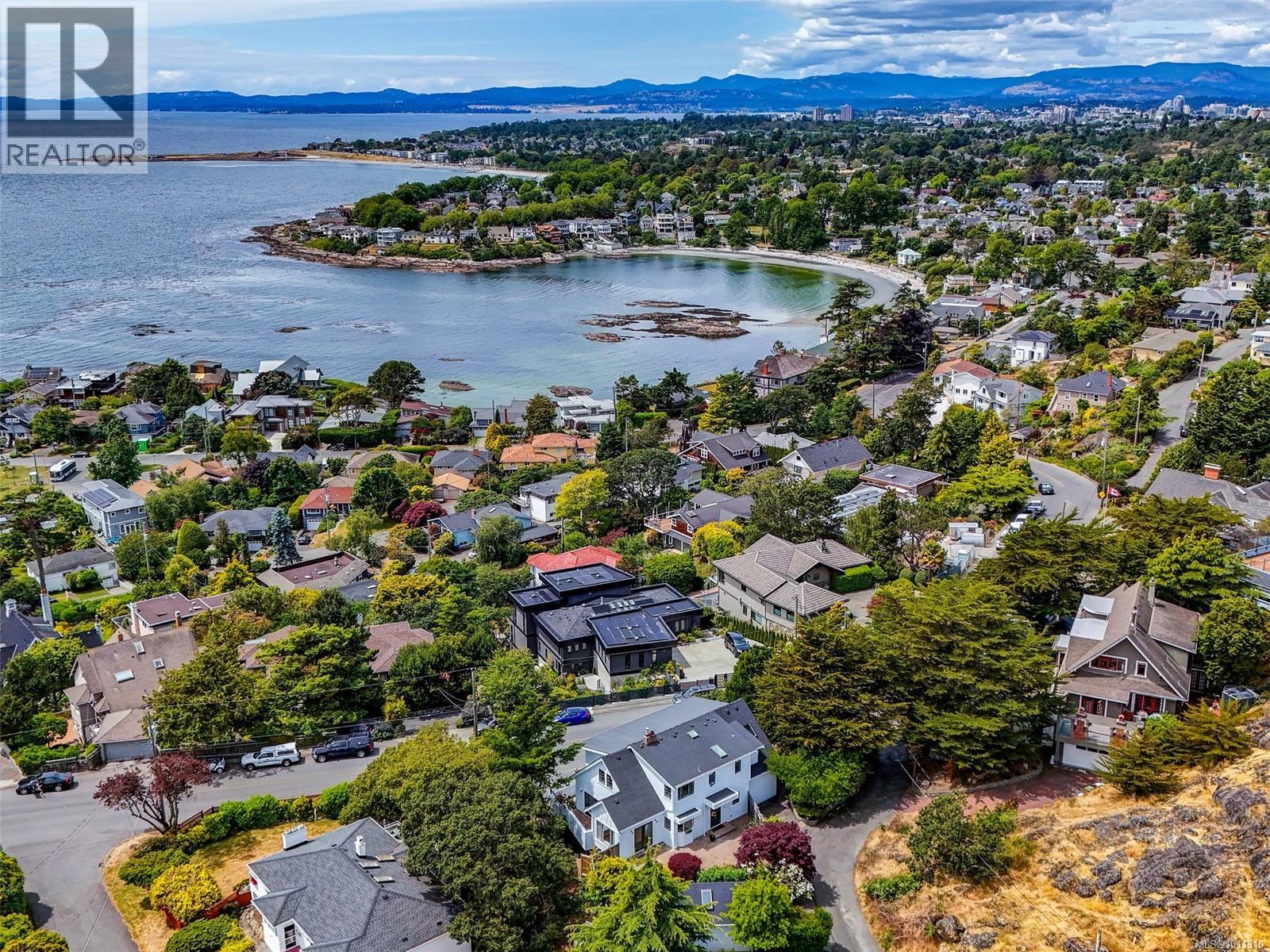  100 King George Terrace, Oak Bay
