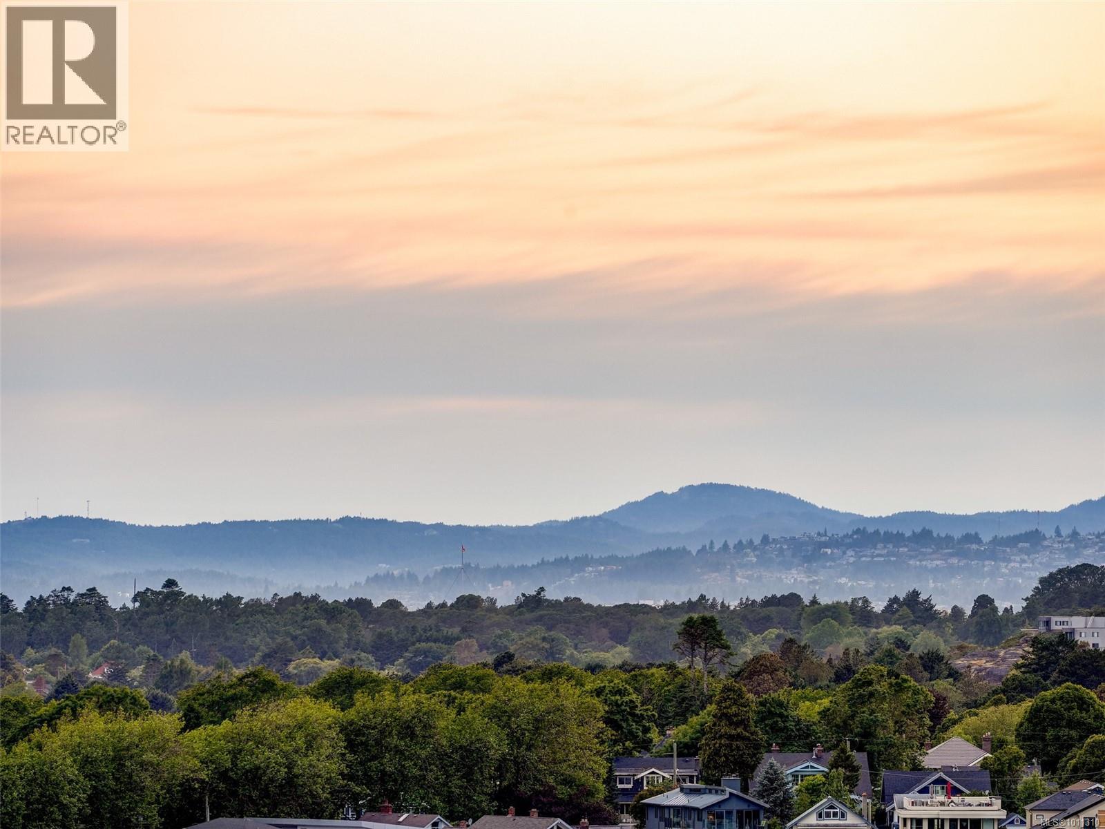  100 King George Terrace, Oak Bay