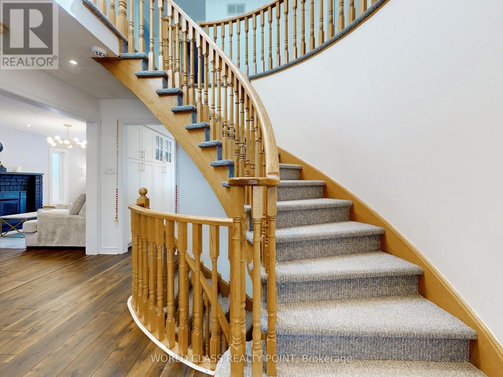 Photo 21 of 23 Kilbride Drive, Whitby ON