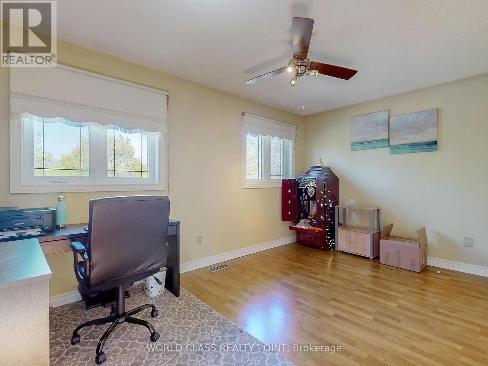 Photo 32 of 23 Kilbride Drive, Whitby ON