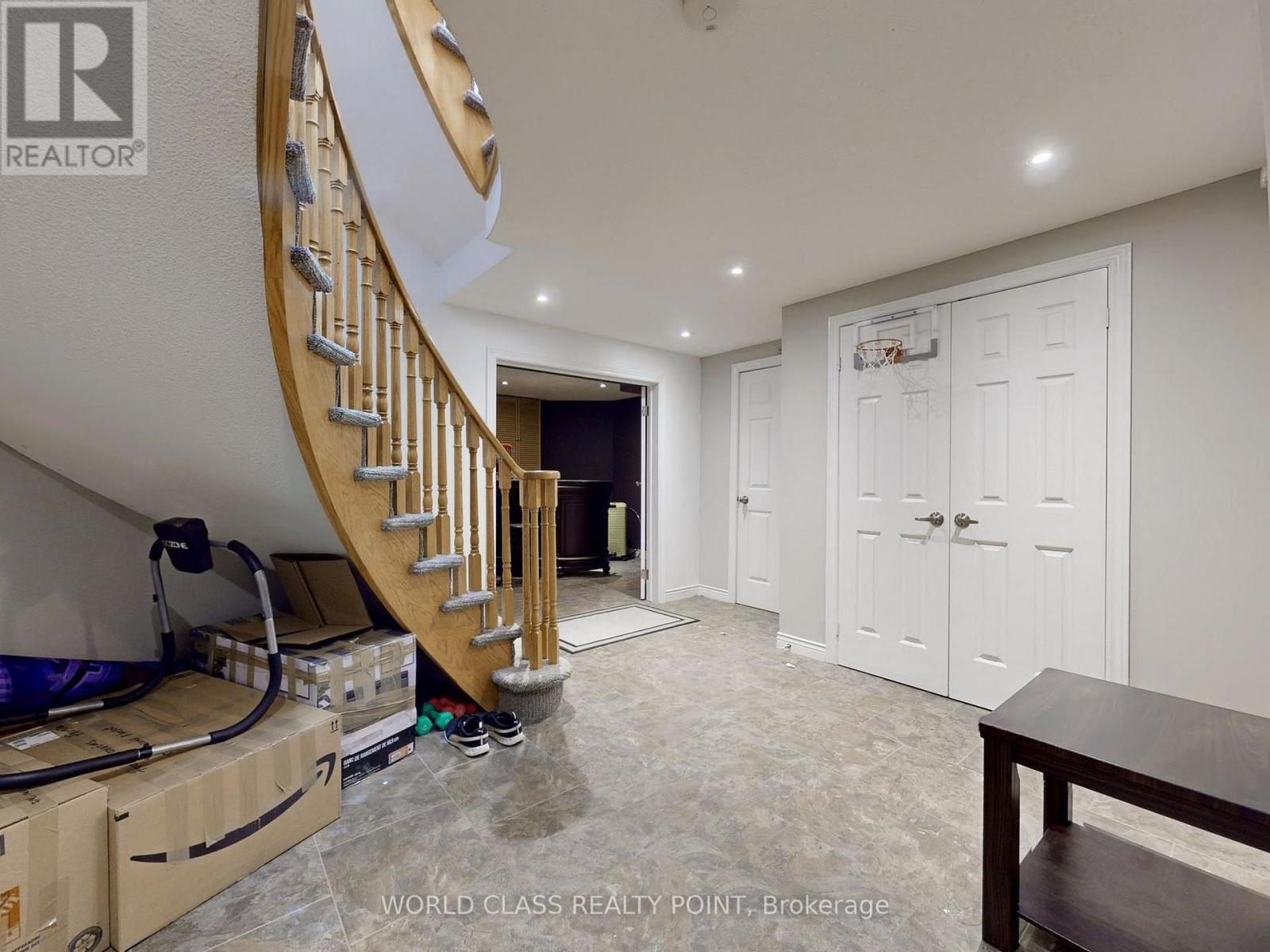 Photo 34 of 23 Kilbride Drive, Whitby ON