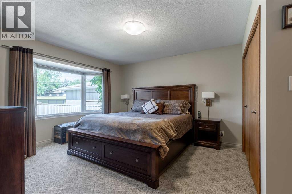 Single Family House Bungalow for Sale in   Street S Victoria Park Lethbridge 