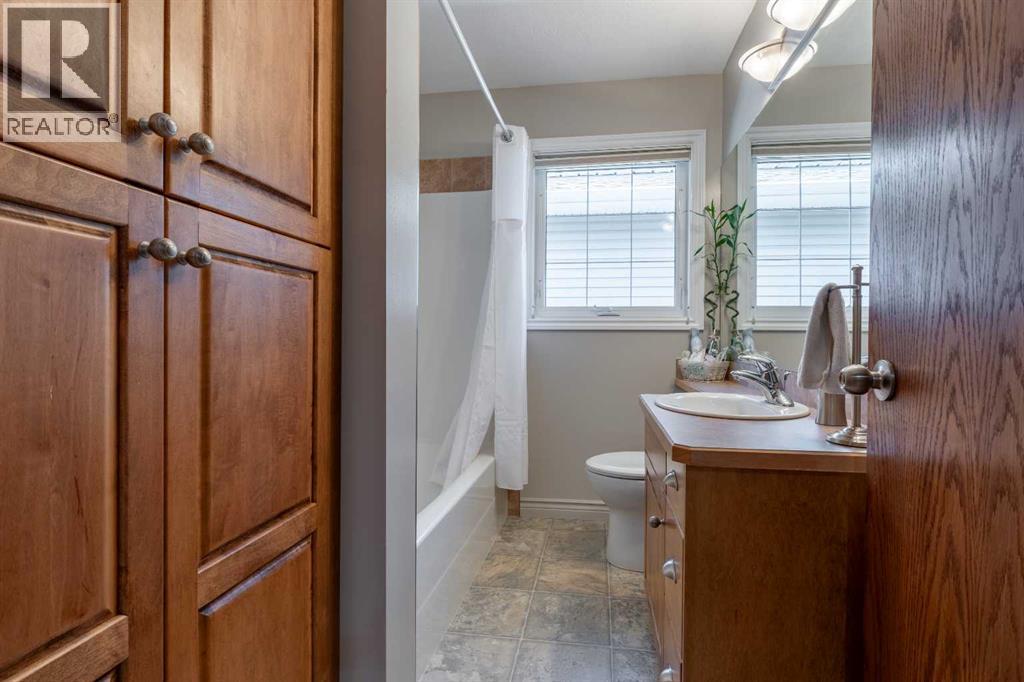 Single Family House Bungalow for Sale in   Street S Victoria Park Lethbridge 