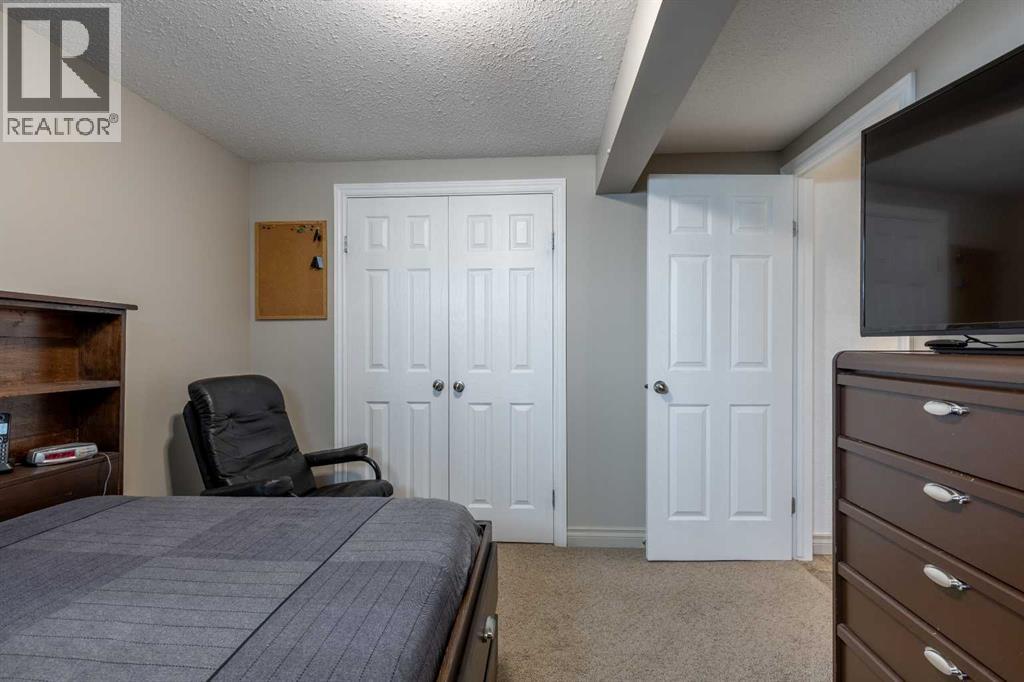 Single Family House Bungalow for Sale in   Street S Victoria Park Lethbridge 