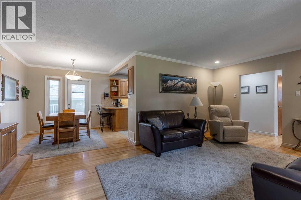 Single Family House Bungalow for Sale in   Street S Victoria Park Lethbridge 