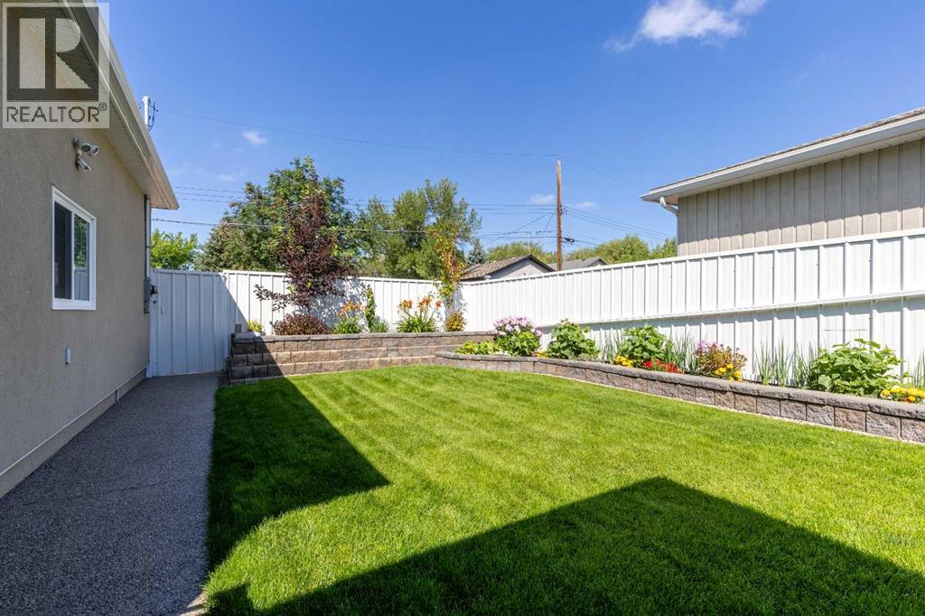 Single Family House Bungalow for Sale in   Street S Victoria Park Lethbridge 