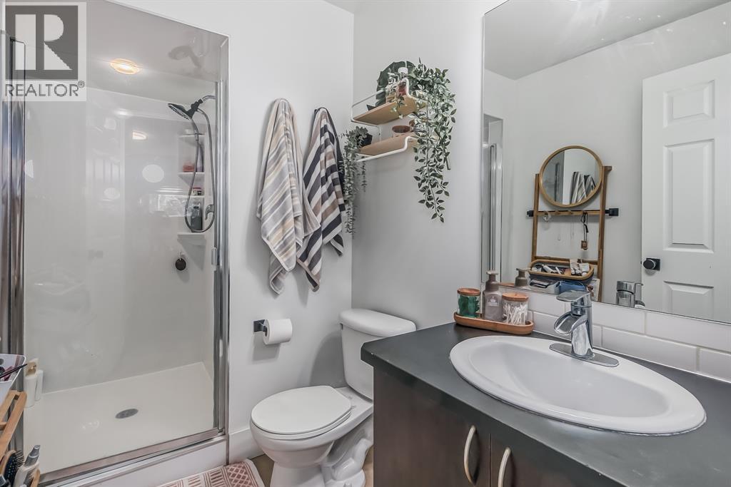 Single Family House for Sale in    Avenue SW Sunalta Calgary 