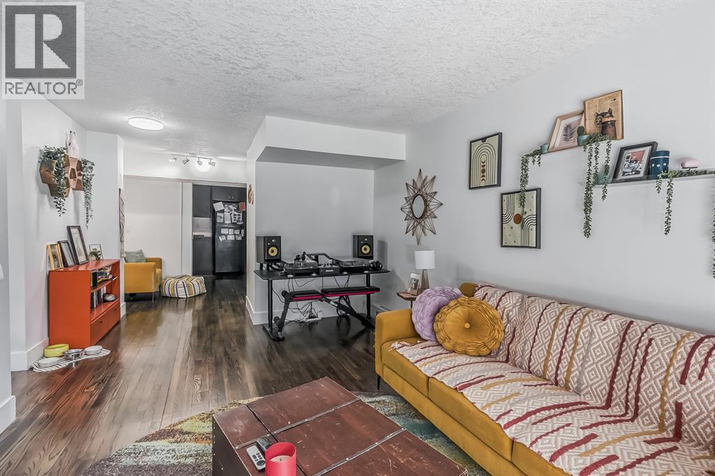 Single Family House for Sale in    Avenue SW Sunalta Calgary 