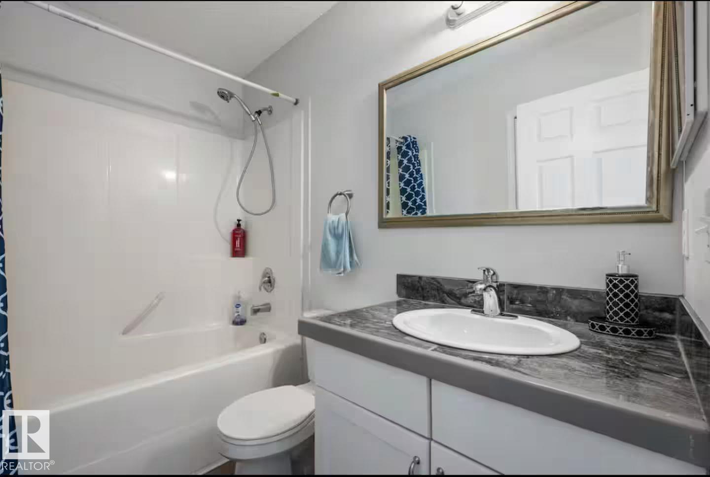 Photo 8 of 3005 32 Av Nw, Edmonton AB