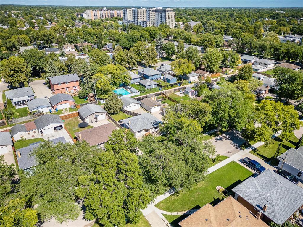 Photo 39 of 345 Oakland Avenue, Winnipeg MB