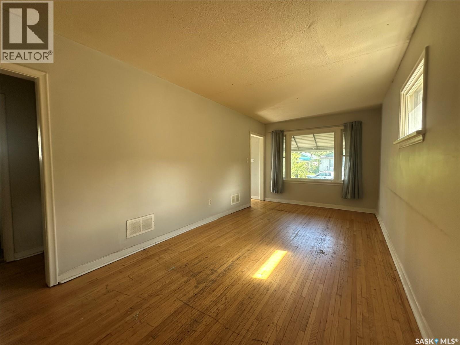 Photo 13 of 1374 Mctavish Street, Regina SK