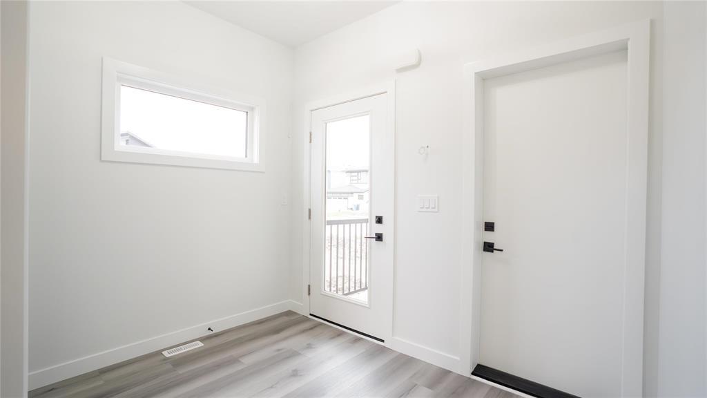 Photo 3 of 181 Bill Briercliffe Drive, Winnipeg MB