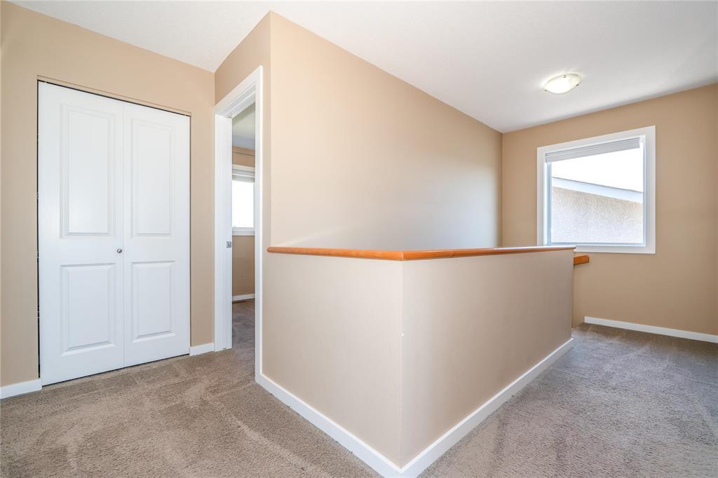 Photo 33 of 155 Bridgeland Drive, Winnipeg MB