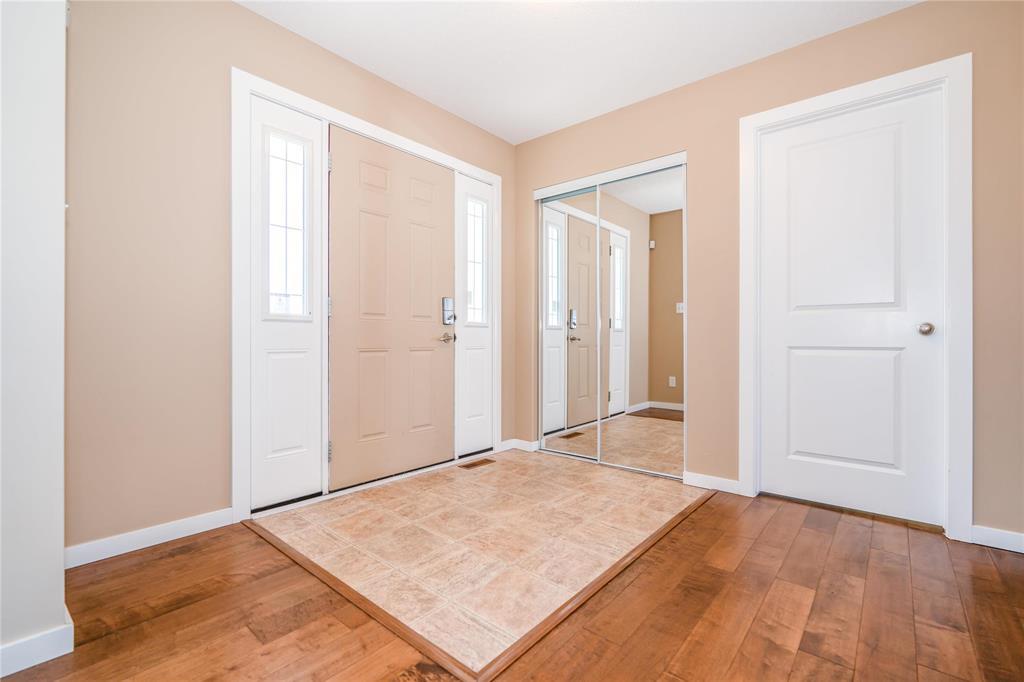 Photo 11 of 155 Bridgeland Drive, Winnipeg MB