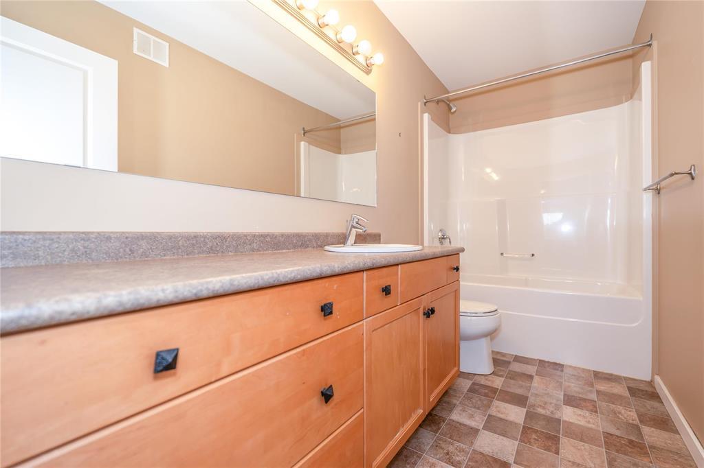 Photo 25 of 155 Bridgeland Drive, Winnipeg MB