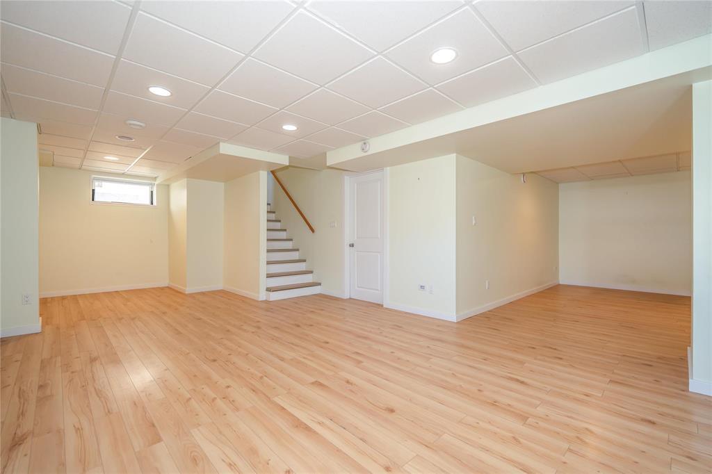 Photo 23 of 155 Bridgeland Drive, Winnipeg MB